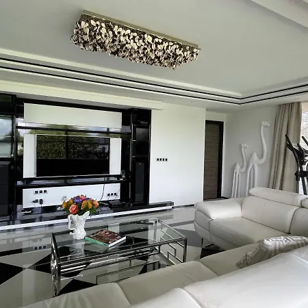 아파트 Luxury Penthouse 와떼흘루